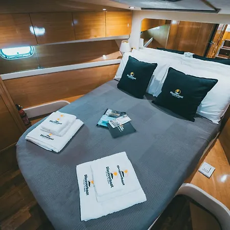 Botel Discoverboat - Pita - Exclusive Boat&breakfast Bari
