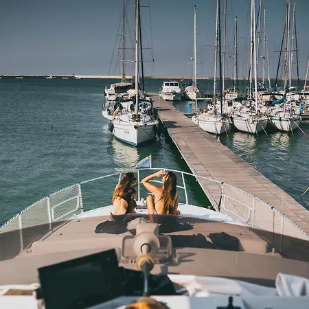 Discoverboat - Pita - Exclusive Boat&breakfast Bari