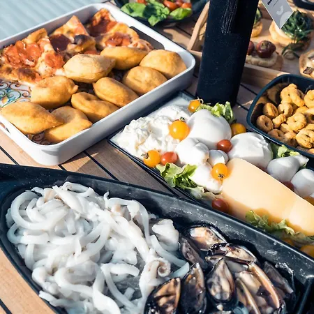 Hotel na wodzie Discoverboat - Pita - Exclusive Boat&breakfast