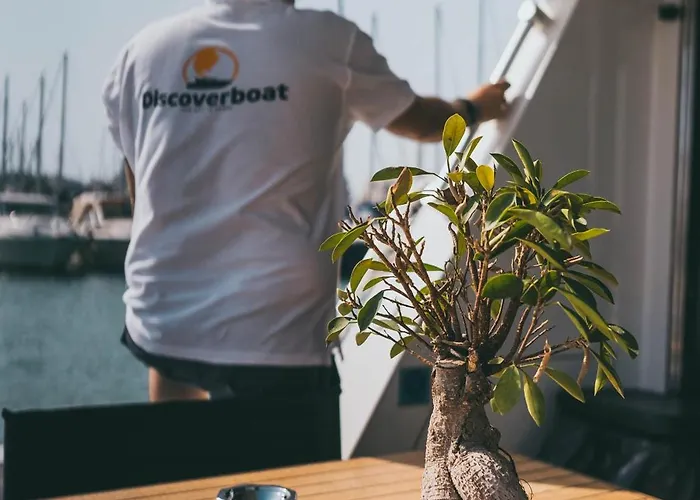 Discoverboat - Pita - Exclusive Boat&breakfast
